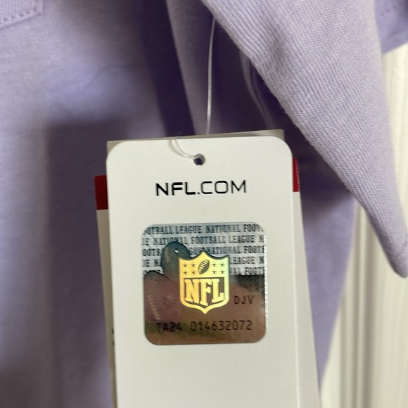NEW! NFL Women’s New York Giants Light Purple Pocket T-Shirt w/Dog, Size XL - Picture 6 of 9